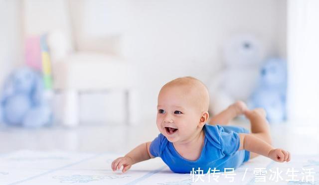 李女士|6个月是宝宝成长分水岭,宝妈要牢记5个关键点,孩子发育快人一步