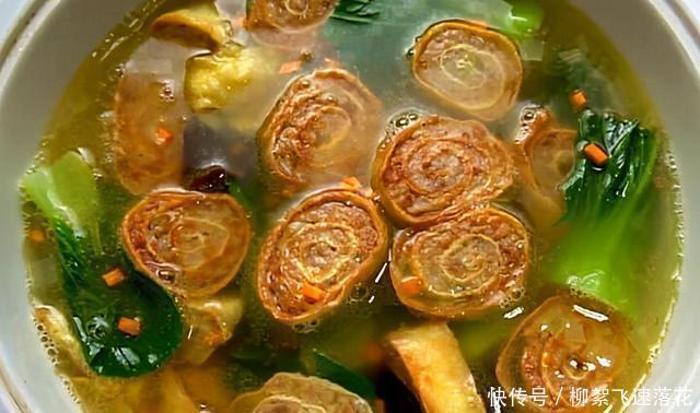 鸡蛋肉卷|秋冬季,我家常喝这碗汤,鲜香可口,营养均衡,老人孩子都爱吃