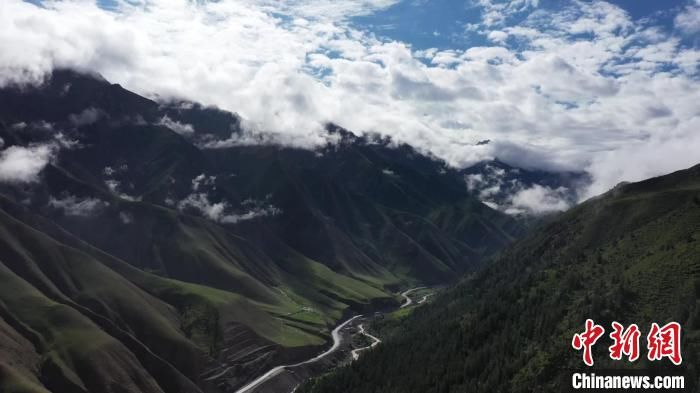 自驾|新晋自驾“打卡”公路，沿途森林雪山草地，趁着国庆假期安排~