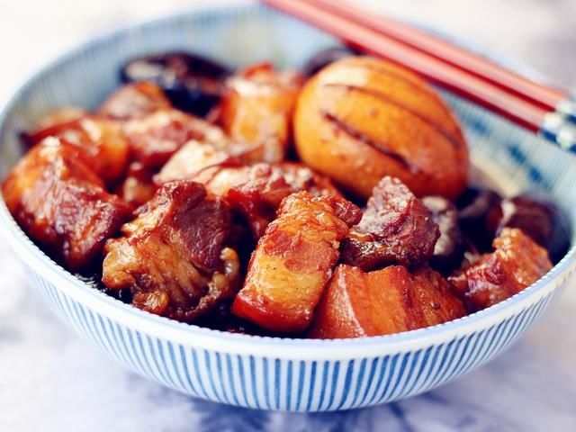 懒人版红烧肉的做法，软烂入味，肥而不腻，太解馋了