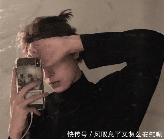 女生刚睡醒就有这3举动，颜值肯定非常高，连“校花”都甘拜下风