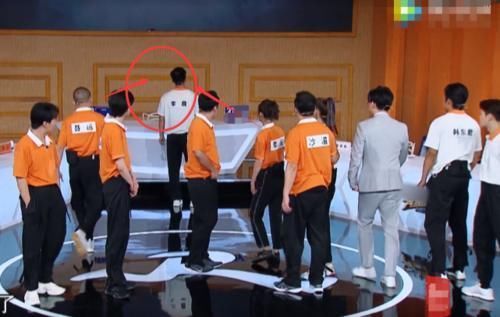 奔跑吧李晨没忍住哭了,郑恺未上前安慰,谁注意最先发现的是谁