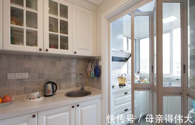一日三餐|越来越多人厨房不装推拉门了,现在流行这样设计,既美观又省空间