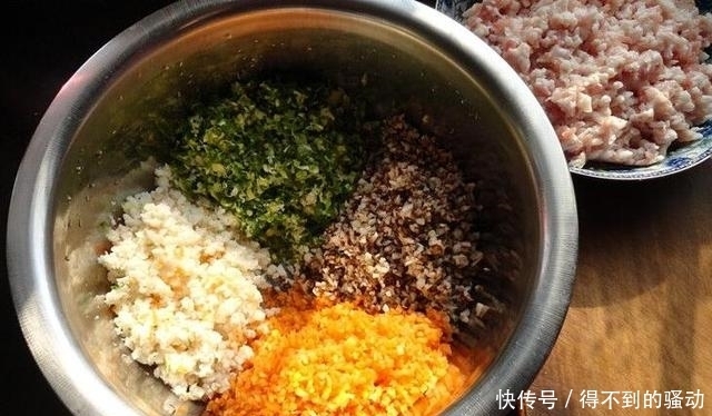 简单|饺子馅这样调别提有多赞,天天吃都不腻,简单易学! 附教程