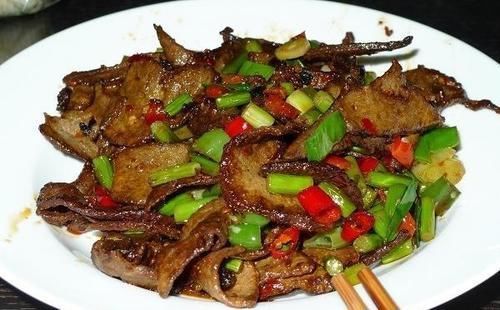 小炒猪肝|老公整天嚷嚷吃这个菜,比猪肉营养高,比蔬菜口感好,真会吃!
