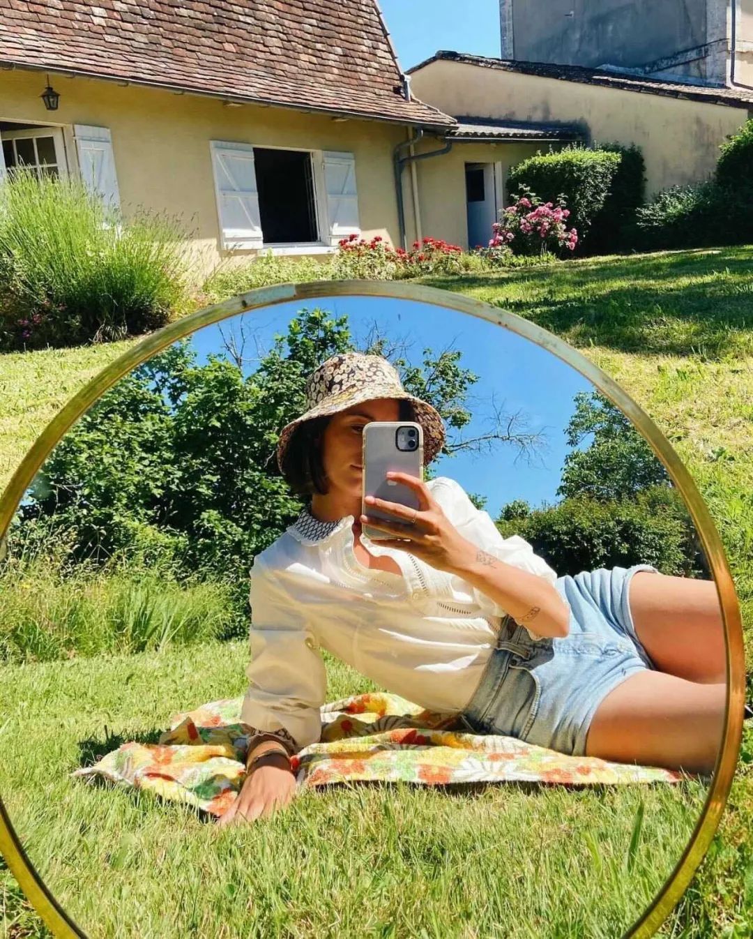 法式|法式上衣+高腰下装，今年夏天必火的组合