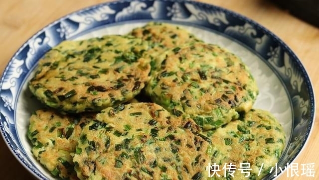 小董|豆腐最简单的家常早餐的做法，不揉面不和面，出锅比吃肉还香