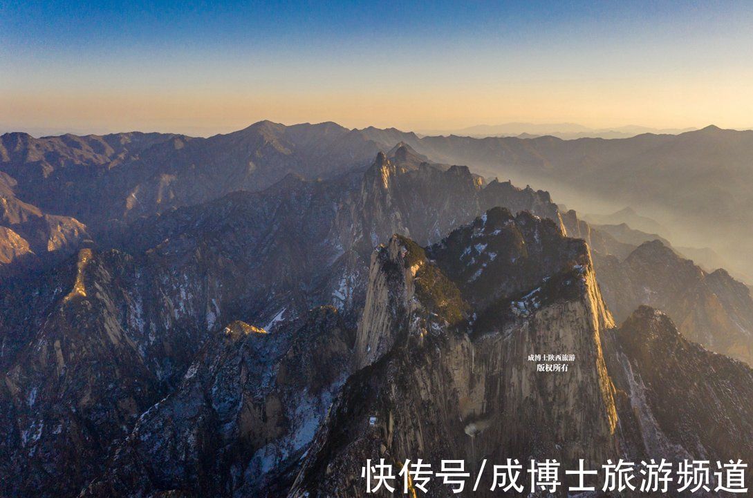 东峰|2800米高空航拍华山，天下第一险的西岳，在高空真的像朵花