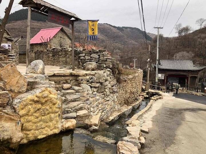 石匣村|章丘石匣村，这个四面环山的村庄冬天也很美