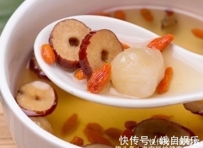 泡水|老人想要健康，常用此物泡水喝，睡眠好了，抵抗力高了，谁喝谁好