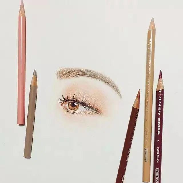  画妆|韩国美女艺术家不但会化妆，还会用彩铅和水彩笔“画妆”