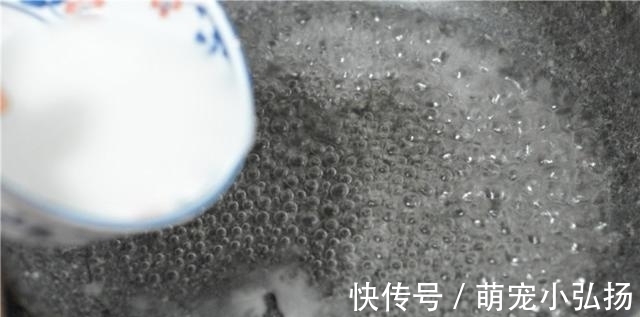 早餐新做法,20分钟就上桌,松软香甜,比馒头花卷好吃一百倍!