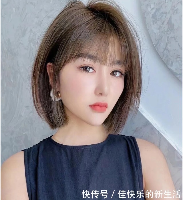 洋气 40岁左右的女性,发型这样剪,时尚年轻不老气!