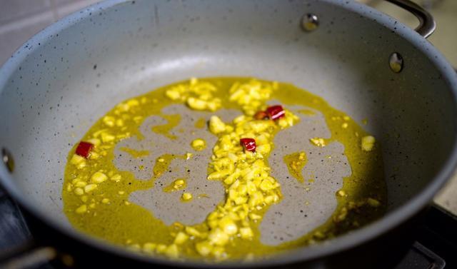 这菜北方一般吃不到，南方恨不得天天吃，每次炒一大盘都吃光