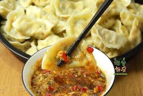 入秋后,这种饺子特好吃,皮薄馅鲜,好吃顶饱,怎么吃也不腻