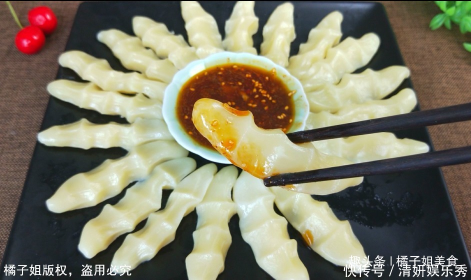 香辣|土豆我家从来不炒,教你秘制新做法,一次做4个,香辣筋道超好吃