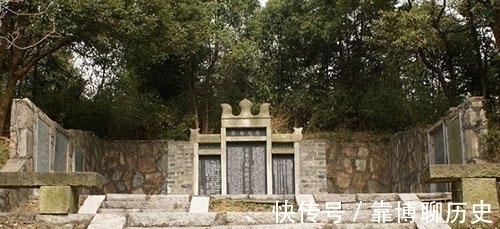 文物局!农民无意间发现一块石碑,上报博物馆,专家从石碑上发现一秘密!