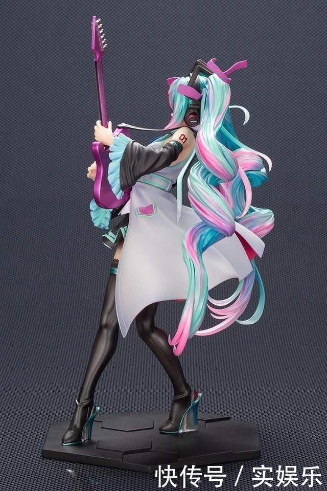 新手办|标价破千的初音未来新手办最另类的公主殿下神似抖音配色