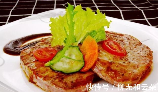 香浓|猪腿肉就该这么吃，教你一道香煎猪排，营养美味、香浓多汁！