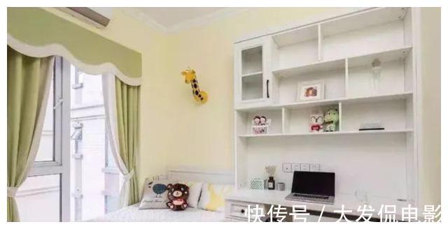 电视墙|98平清爽小三居，客厅不买电视柜，将电视墙这样装，实用又大气