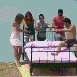 |搞笑GIF趣图:那娇羞样,我前天吃的都吐了!