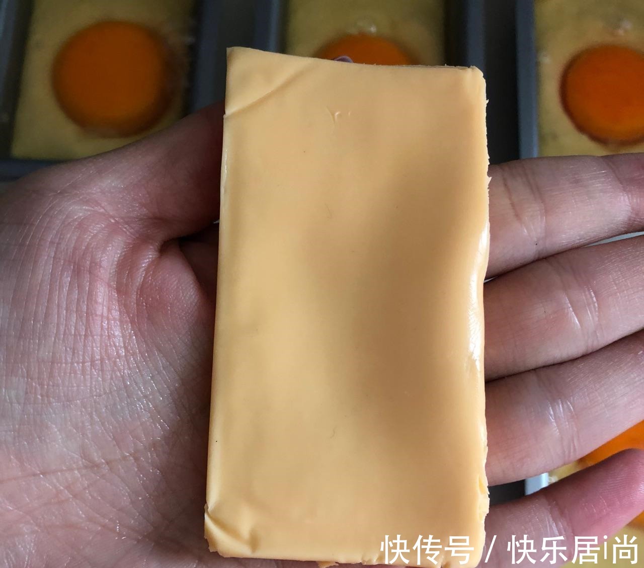 不加一滴水,用牛奶和鸡蛋做成的小面包,好吃又营养,奶香味十足!