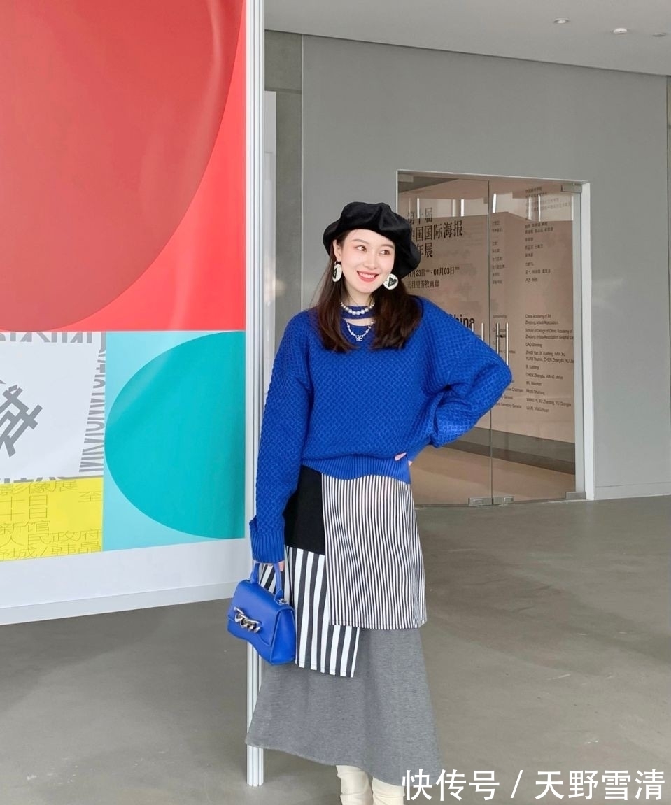 圈粉 长相不惊艳、个头也矮,她为啥凭穿搭圈粉5万?这穿衣配色绝了