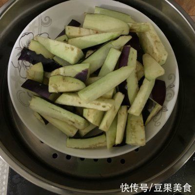 美味|这道美味蒸茄子一上桌，我的筷子就没停过