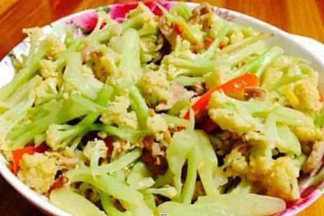 女性不想显老,不妨多吃以下食物,美容养颜,皮肤嫩滑有弹性