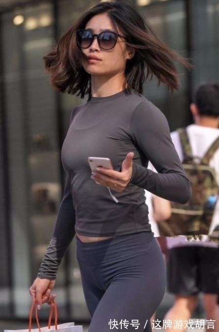 紧身裤 打底裤这样搭,增添精致感,带来贴身的舒适感!