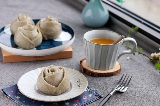 吃腻了白馒头，来朵“黑玫瑰”吧！不用模具，香软好吃又养生