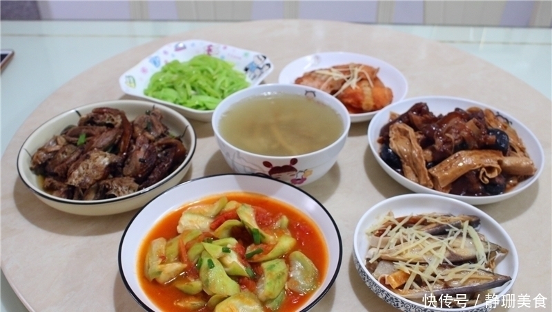吃饭|请同学来家里吃饭,六菜一汤花了不到100元,吃得尽兴又开心