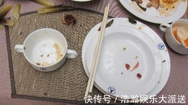 孩子|喂完孩子盘子都空了，90后宝妈掀翻饭桌，丈夫反手给妻子一巴掌