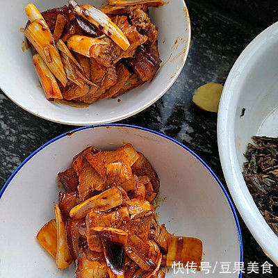 葱段|梅菜扣肉一上桌，老人宝宝全都笑