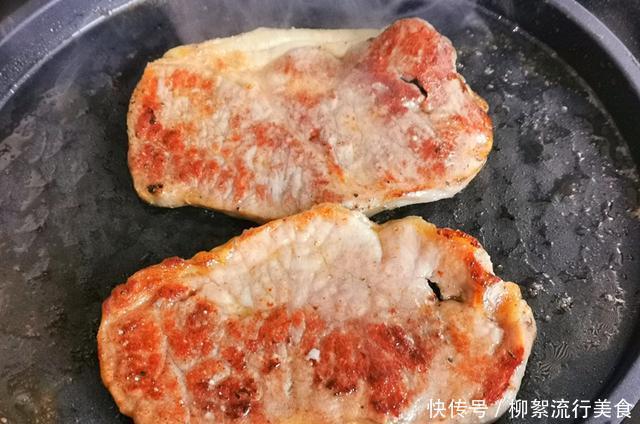 技巧|家常煎牛排,做法简单易学,3个小技巧,牛排鲜嫩有嚼劲,快试试