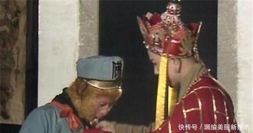 关羽|千古绝对, 上联 笼中鸟, 望孔明, 欲张飞, 无奈关羽, 下联太经典