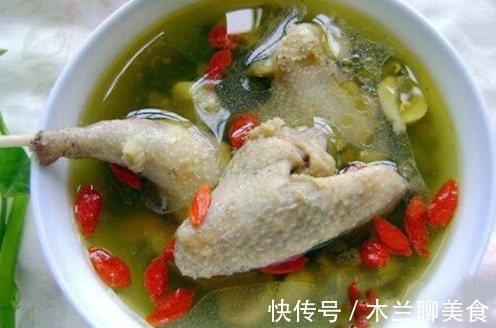柔嫩|炖鸽子汤,该不该焯水大厨教你一招,柔嫩汤鲜味道香,营养高!