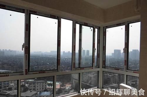 使用寿命|封阳台用铝合金还是断桥铝？听内行人一分析，别再选错啦