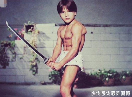 俯卧撑|世界最强壮男孩，小时候每天至少500个俯卧撑，长大后却让人傻眼