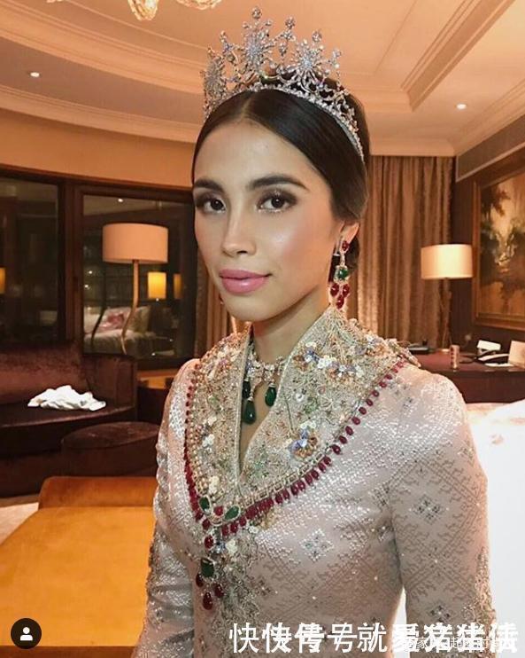伊曼公主|马来西亚公主婚礼太奢华,戴蓝宝石还不够,绿宝石直接镶在衣服上