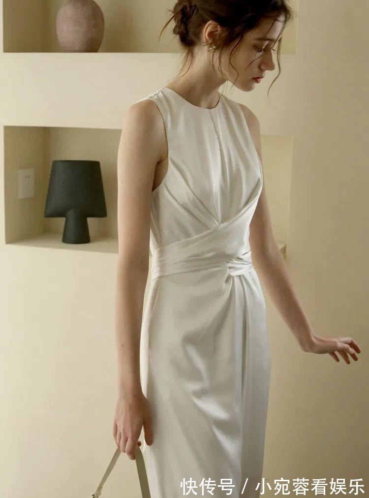 穿搭|女人穿“极简风”才是真高级，让你“看起来很贵”！