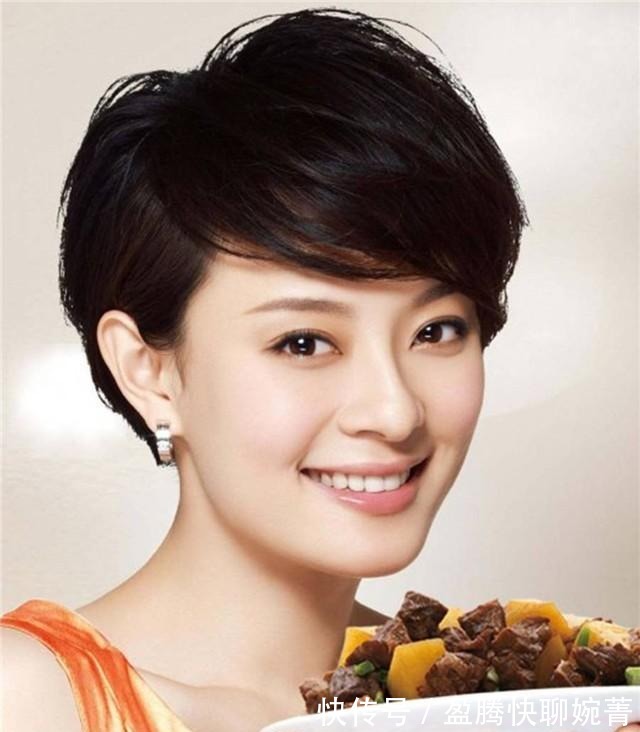 长发|女人过了48岁尽量别留长发、烫卷发!推荐这5款发型,太减龄