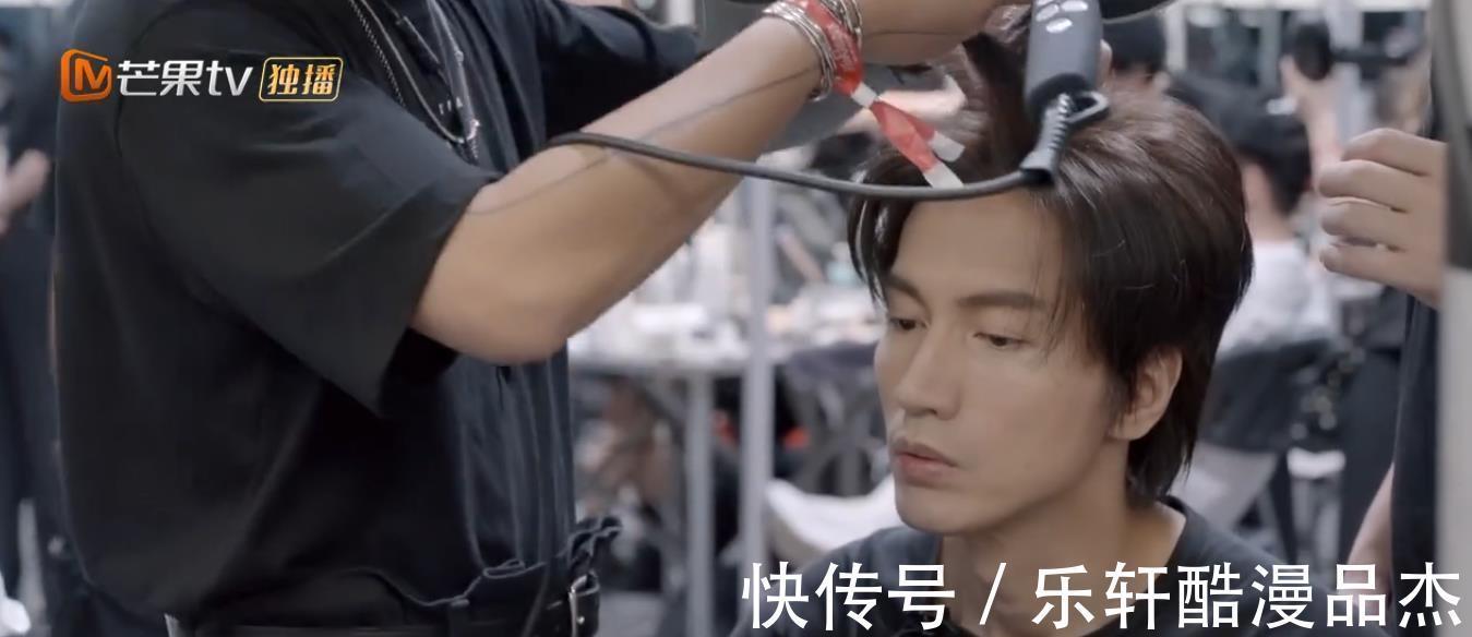 陈小春|《披荆斩棘》复盘一公舞台,大湾区团魂炸裂,陈小春惊艳全网!