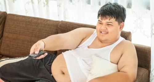 游泳圈|5个方法坚持4-6周，加快减掉肚腩肉，让你穿上小码衣服