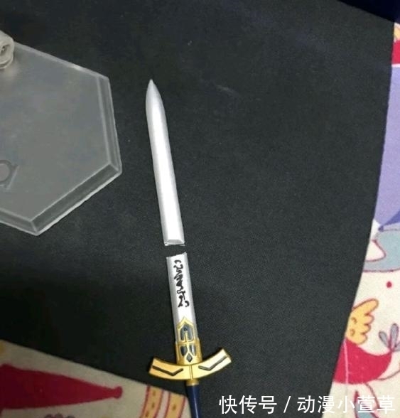 为美好的世界献上祝福|网友的手办坏了,把坏的零件装回去,感觉比之前的更有味道了