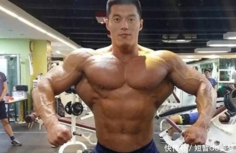 深蹲|健身1年的人和当兵2年的人,身体和肌肉都有什么差别