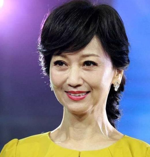 法令纹|被公认最显老的4种皮肤状态,化妆也很难遮盖,第1个我就中了