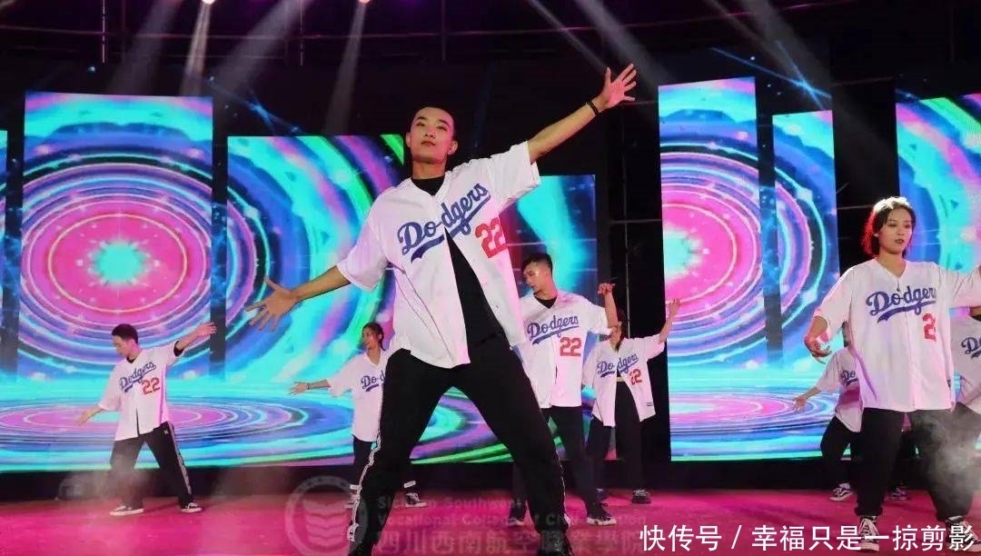 新春巨献!西航八大爆款综艺上线,一次看过瘾~ 在西航 a767