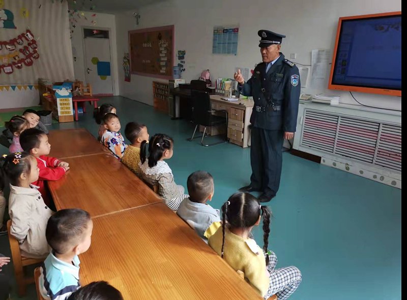 今天的幸福|听爷爷奶奶讲那过去的故事 莒南五小附属幼儿园举行家长进课堂特别活动