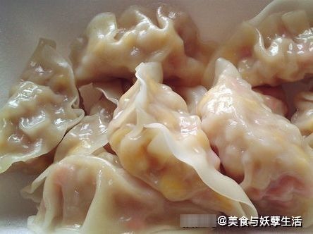  玉米|煮“玉米饺子”时，要不要先把馅蒸熟？多加“这一步”，饺子更香